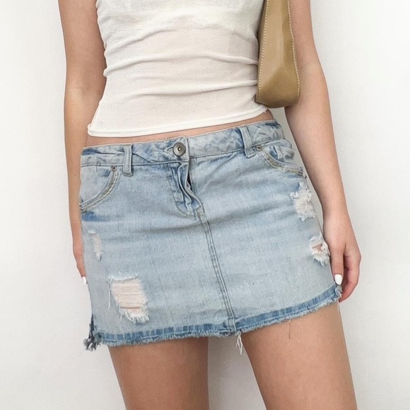 Vintage Mudd Y2K 2000's Low Rise Denim Mini Skirt Fray Hem Destroyed distressed - Picture 1 of 12